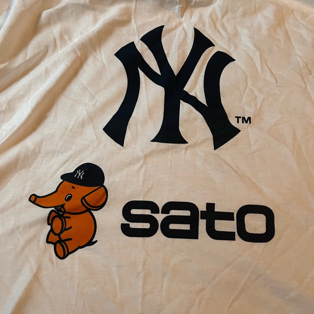 New York Yankees Stadium Giveaway elephant shirt
